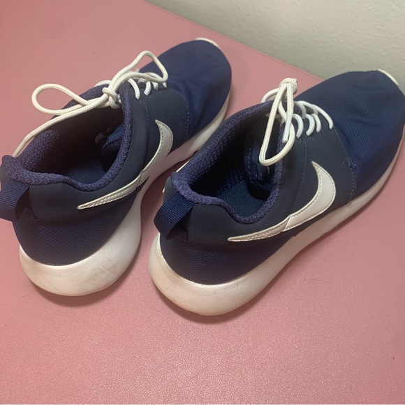 Nike Youth Sneakers Sz 5.5 Soft Knit Blue White Swoosh - Picture 3 of 6